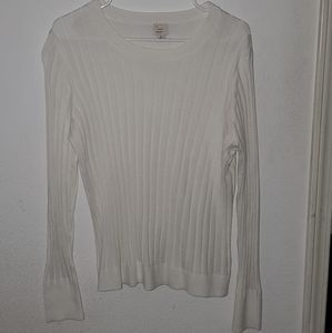 White long sleeve knitted sweater